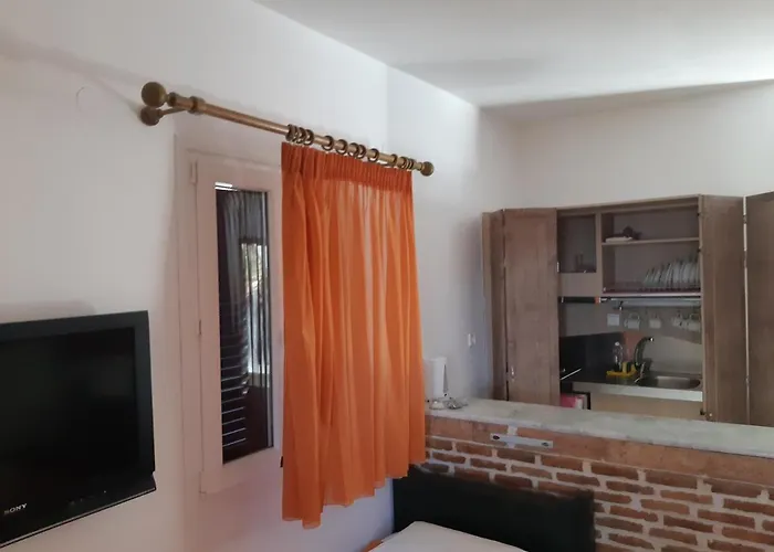 Pagali Ormos Aigialis