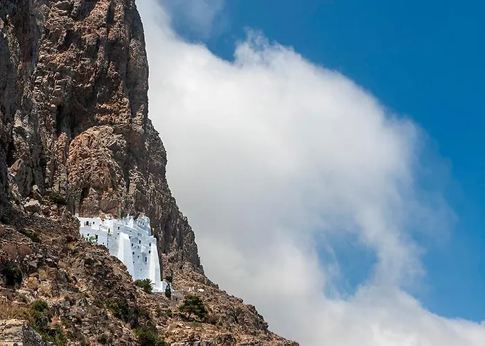 Pagali Ormos Aigialis