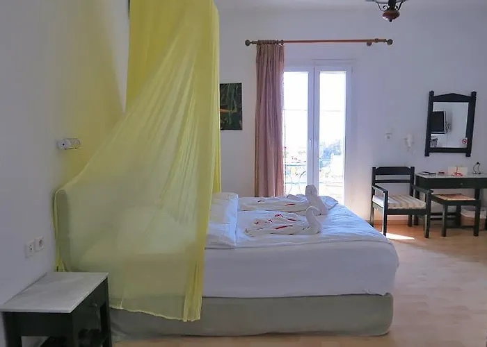 Pagali Ormos Aigialis